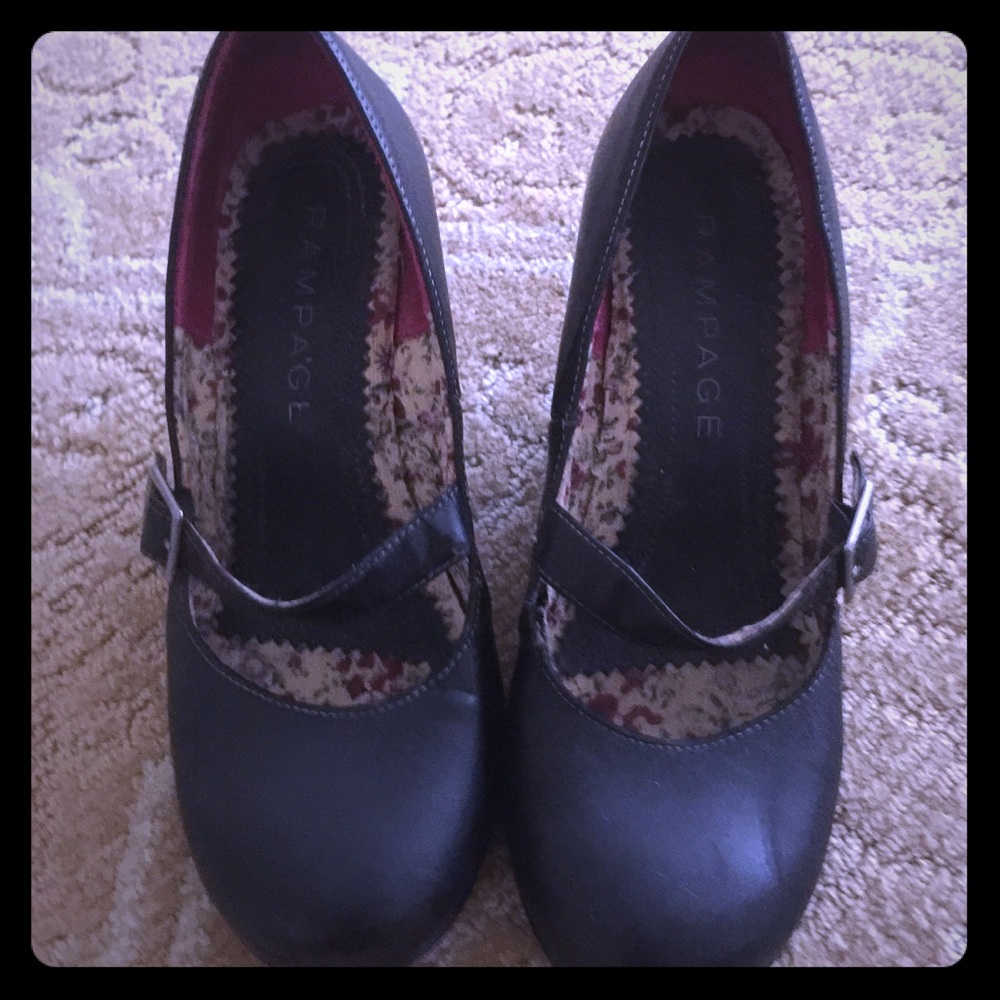 Black wedge